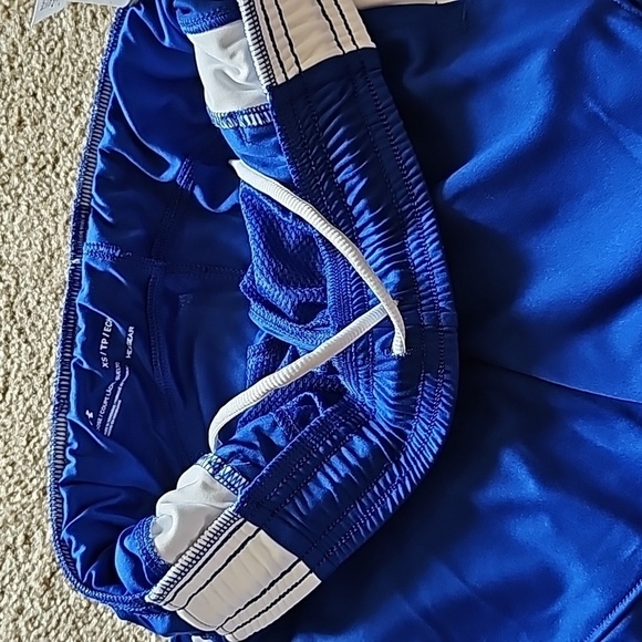 Women's Under Armour 6 inch Basketball Short - Picture 5 of 7